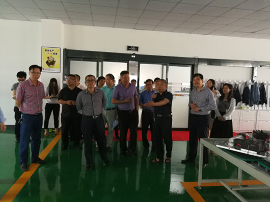 我院課題組赴漣源市開(kāi)展《婁底資源型城市轉(zhuǎn)型升級(jí)，深化供給側(cè)結(jié)構(gòu)性改革》課題調(diào)研