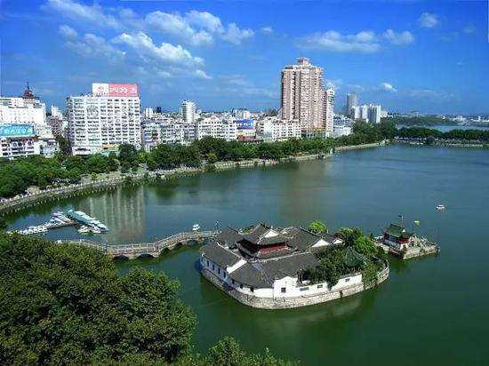 九江經(jīng)開區(qū)聚焦高端裝備制造、新材料新能源結(jié)碩果