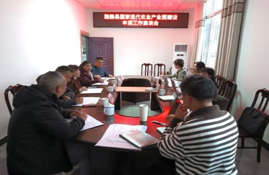 我院團(tuán)隊走入“中國天然橡膠第一縣”，與勐臘共赴國家現(xiàn)代農(nóng)業(yè)產(chǎn)業(yè)園建設(shè)之